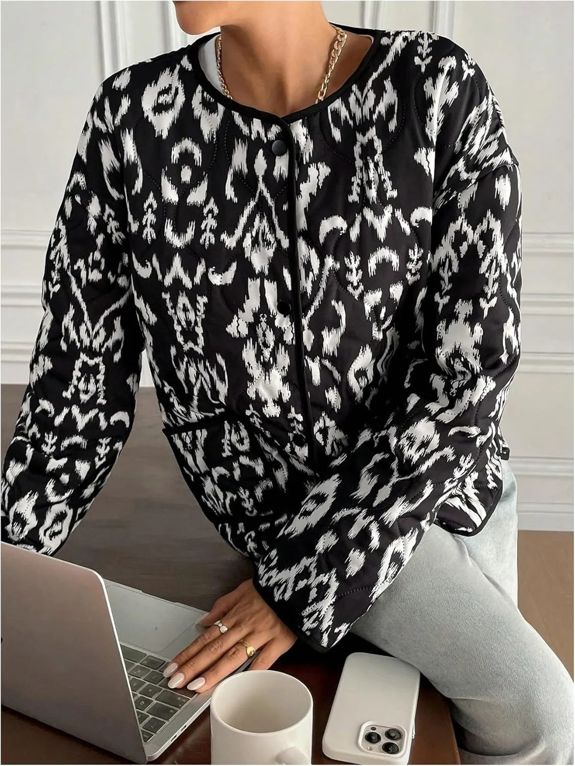 MakeMeChic Women's Cropped Quilted Jacket Floral Printed Puffer Jacket Long Sleeve Lightweight Outerwear