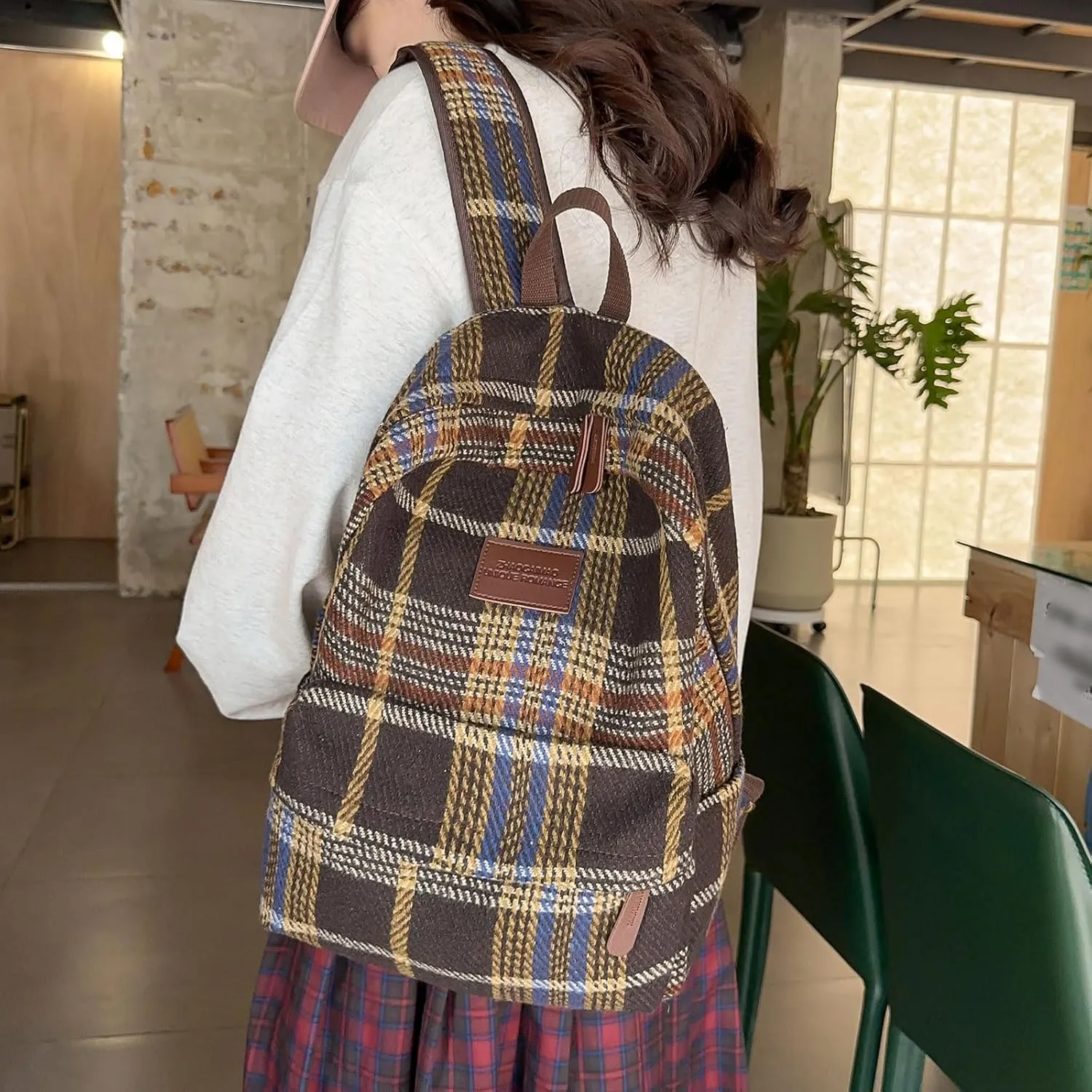 Teclado Backpack Plush Plaid Pattern 17.7 Inch Bookbags Lightweight Laptop Bag Travel Daypacks (Brown)